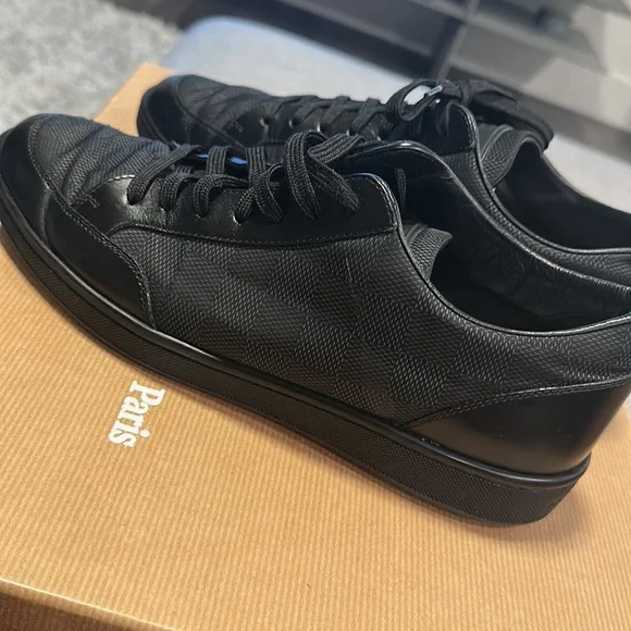 Black Louis Vuitton sneakers - Picture 3 of 6